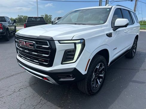 Used 2025 GMC Yukon AT4 w/ AT4 Premium Plus Package AWD/4WD image 9