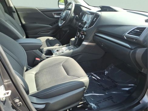 Used 2023 Subaru Forester Premium AWD/4WD image 28