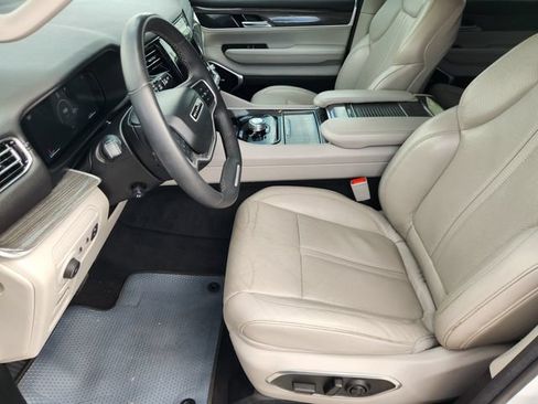 Used 2022 Jeep Wagoneer Series III w/ Premium Group I RWD image 13
