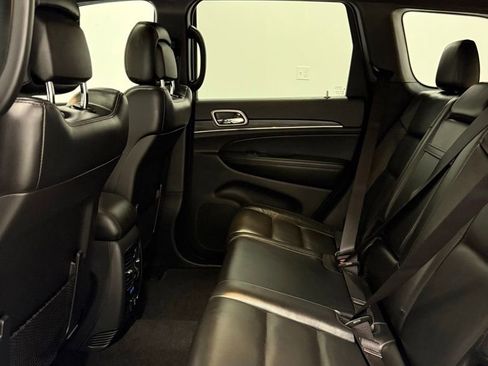 Used 2019 Jeep Grand Cherokee Limited image 24