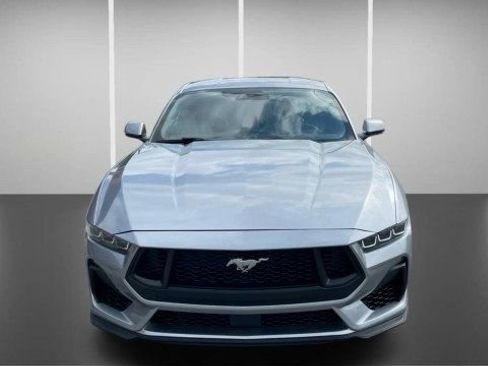 Used 2024 Ford Mustang Coupe RWD image 2