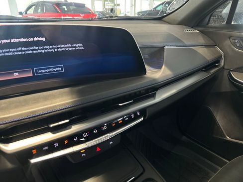 Used 2025 Cadillac XT4 Sport FWD image 22
