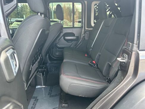 Used 2021 Jeep Wrangler Unlimited Rubicon AWD/4WD image 10