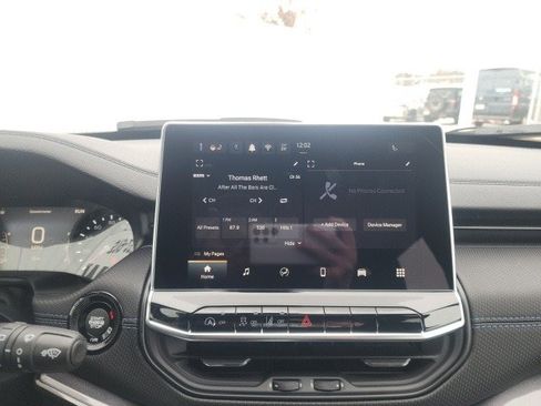 New 2026 Jeep Compass Latitude image 2