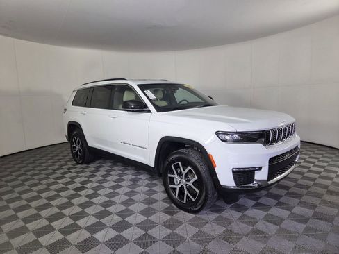 Certified 2025 Jeep Grand Cherokee L Limited w/ Luxury Tech Group II AWD/4WD image 2