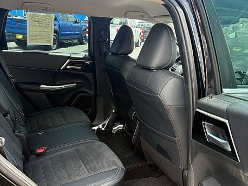 Used 2023 Mitsubishi Outlander SE AWD/4WD image 11