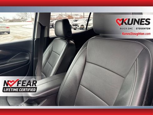 Used 2024 GMC Terrain SLT image 23