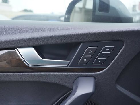 Used 2019 Audi Q5 Premium Plus w/ Premium Plus Package AWD/4WD image 8