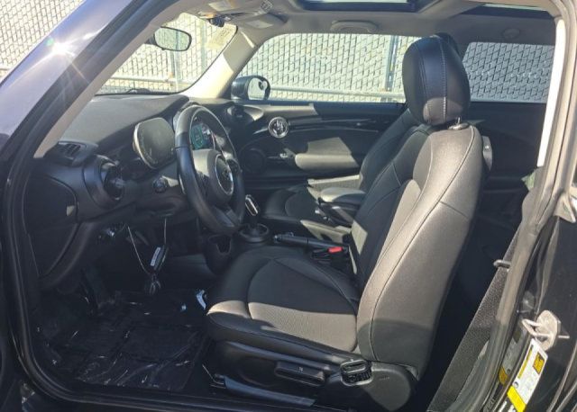 Used 2023 MINI Cooper 2-Door Hardtop FWD image 7