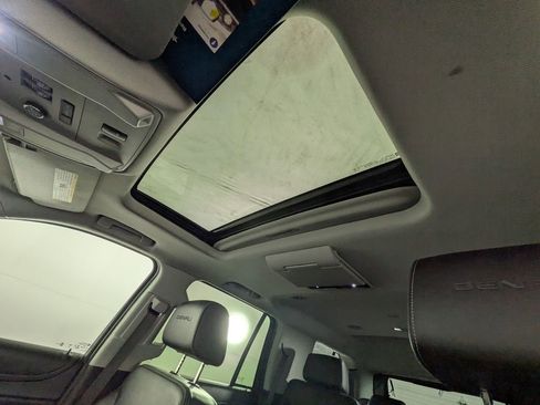Used 2018 GMC Yukon Denali w/ Denali Ultimate Package image 35