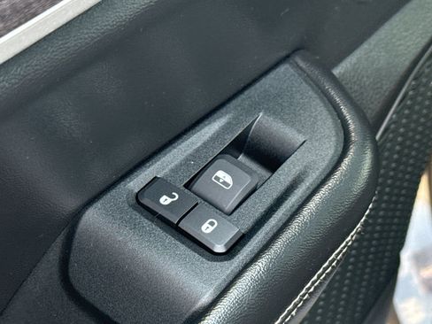 Used 2024 Jeep Grand Cherokee Limited w/ Luxury Tech Group II AWD/4WD image 32