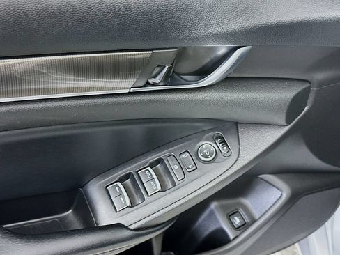Used 2018 Honda Accord Sport image 27