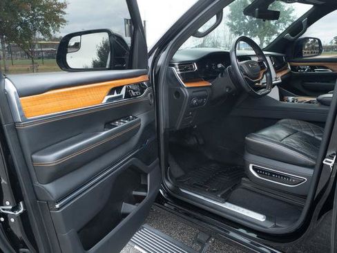 Used 2022 Jeep Grand Wagoneer Series III w/ Rear Seat Video Group 1 image 11