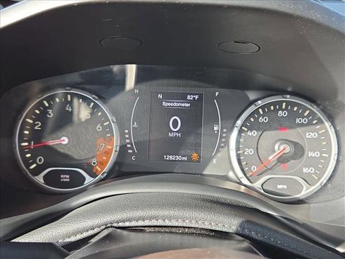 Used 2016 Jeep Renegade Latitude image 11