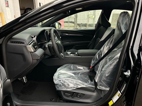 New 2026 Toyota Camry SE image 9