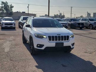 Used 2023 Jeep Cherokee Altitude Lux AWD/4WD video 3
