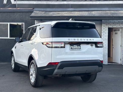 Used 2017 Land Rover Discovery SE image 17