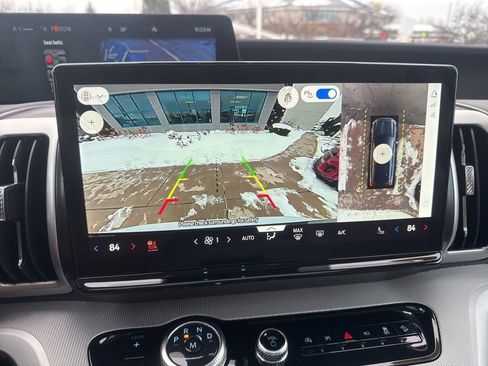 Used 2025 Ford Expedition Active image 25