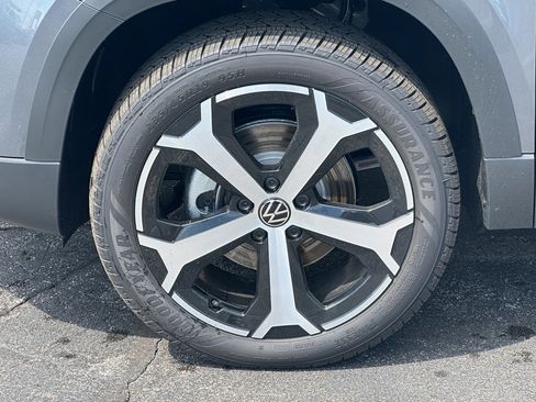 New 2025 Volkswagen Taos SEL AWD/4WD image 6