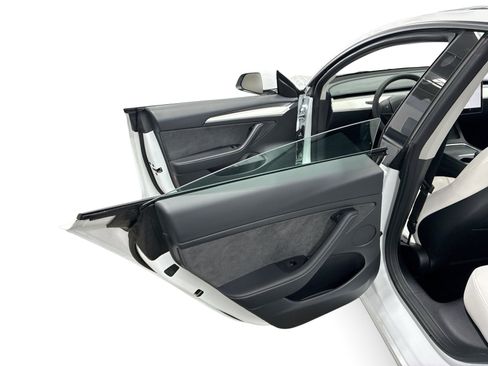 Certified 2023 Tesla Model 3 Standard Range RWD image 10