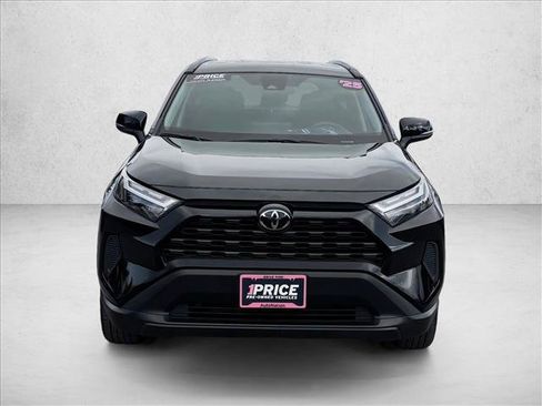 Used 2025 Toyota RAV4 XLE AWD/4WD image 2