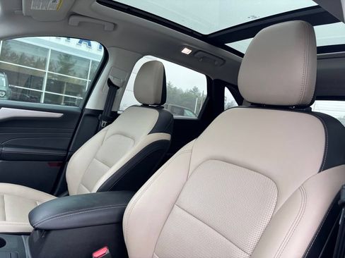 Used 2021 Ford Escape SEL w/ Technology Package FWD image 14
