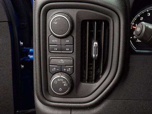 Used 2022 Chevrolet Silverado 1500 Custom Trail Boss w/ LPO, Dark Essentials Package image 23