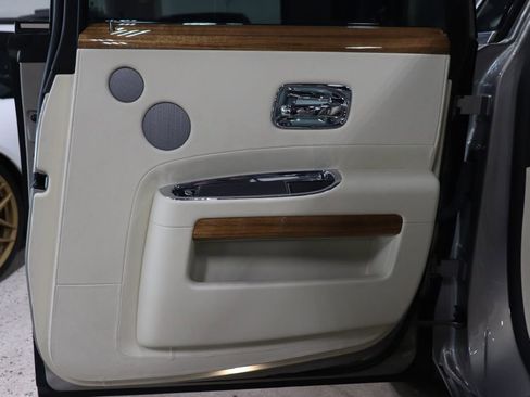 Used 2016 Rolls-Royce Ghost image 20