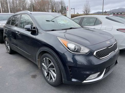 Used 2017 Kia Niro Touring w/ Advanced Technology Package image 5