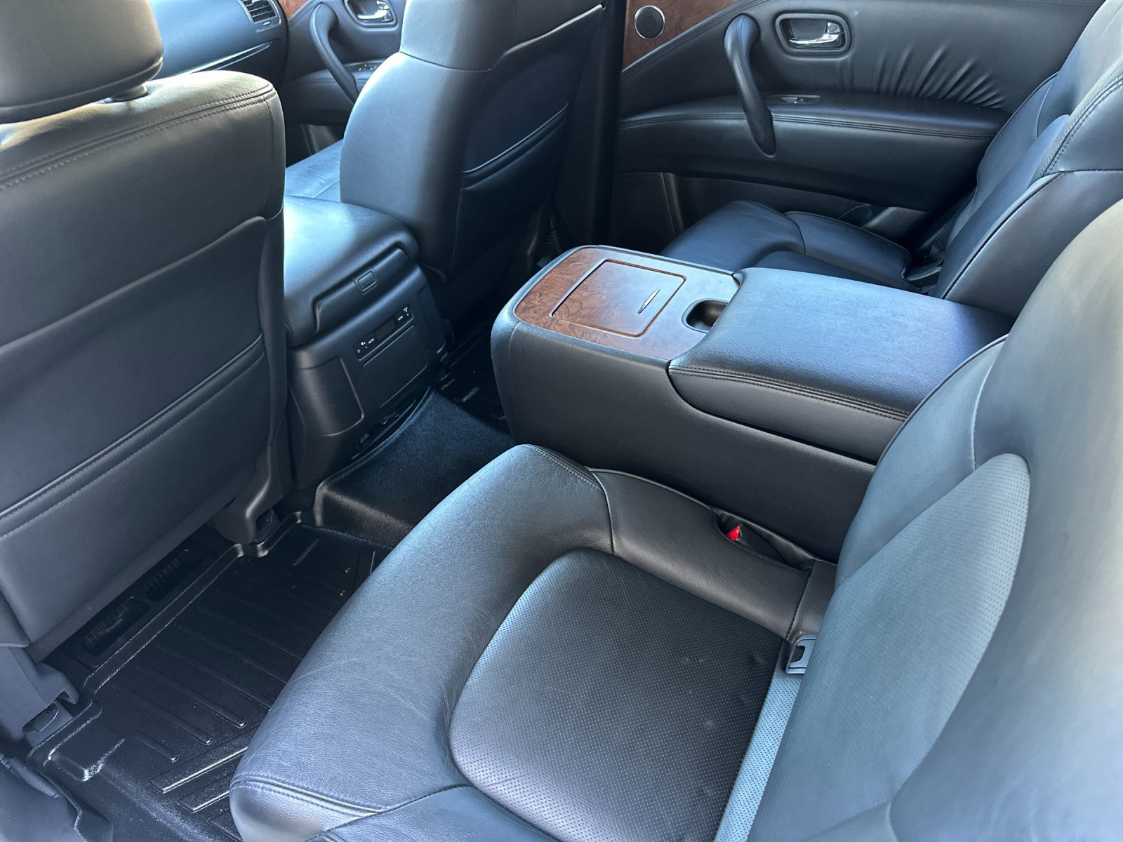 Used 2023 Nissan Armada SL w/ Captain's Chairs Package RWD image 12