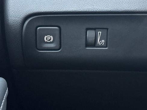 Certified 2023 Buick Enclave Essence image 31