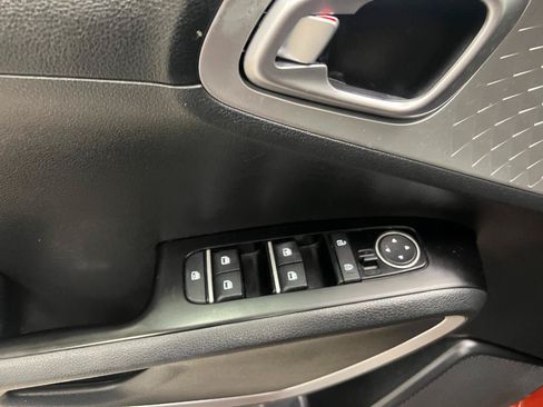 Used 2023 Kia Soul S FWD image 21