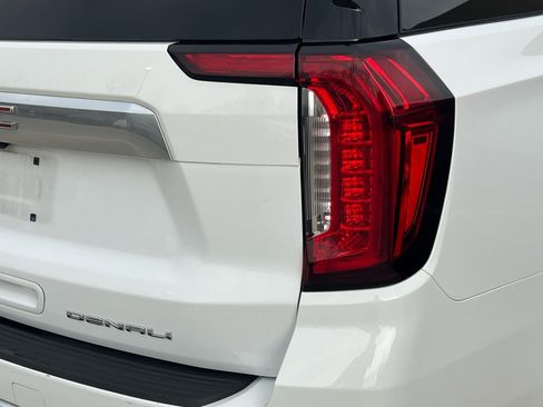 Used 2024 GMC Yukon Denali image 13