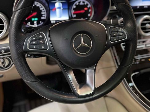 Used 2018 Mercedes-Benz GLC 300 4MATIC image 25