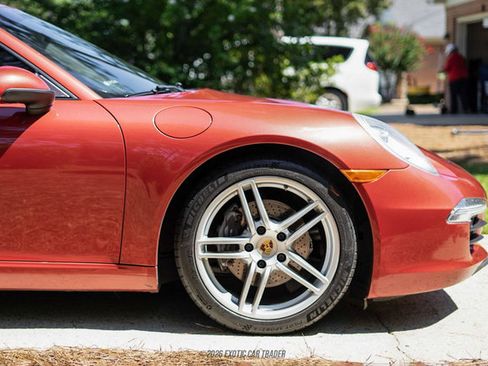 Used 2013 Porsche 911 Carrera RWD image 11