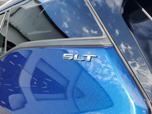 Used 2022 GMC Terrain SLT image 8