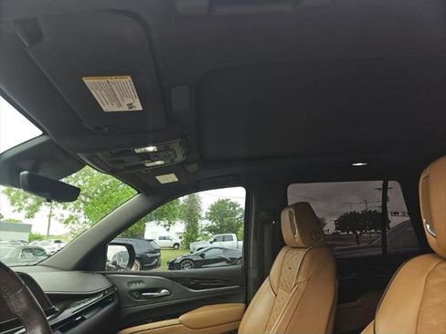 Used 2022 Cadillac Escalade Premium Luxury image 18