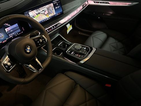 New 2026 BMW 740i image 4