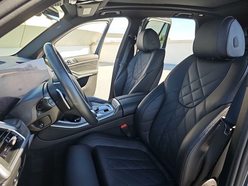 Used 2025 BMW X5 sDrive40i w/ Parking Assistance Package image 15