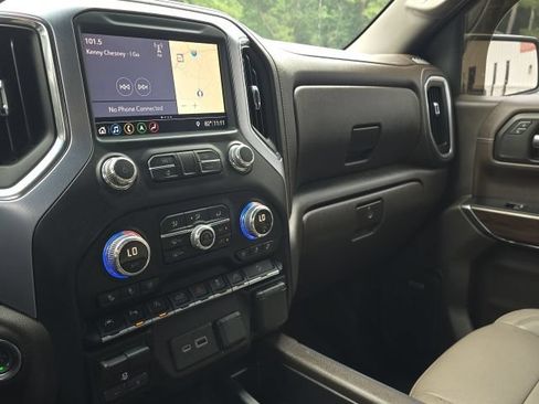 Used 2019 GMC Sierra 1500 SLT w/ SLT Premium Plus Package AWD/4WD image 30
