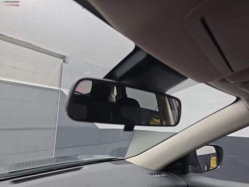 Used 2020 Nissan Rogue SV image 43