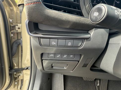 Used 2024 MAZDA MAZDA3 s image 30