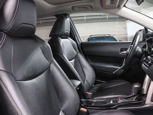 Certified 2024 Toyota Corolla Cross XLE w/ Convenience Package AWD/4WD image 19