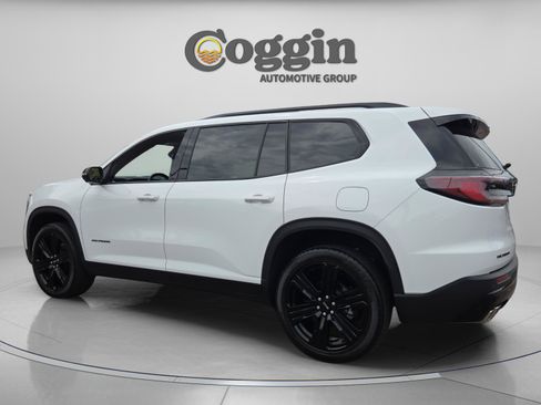 Used 2024 GMC Acadia Elevation w/ Black Edition FWD image 3