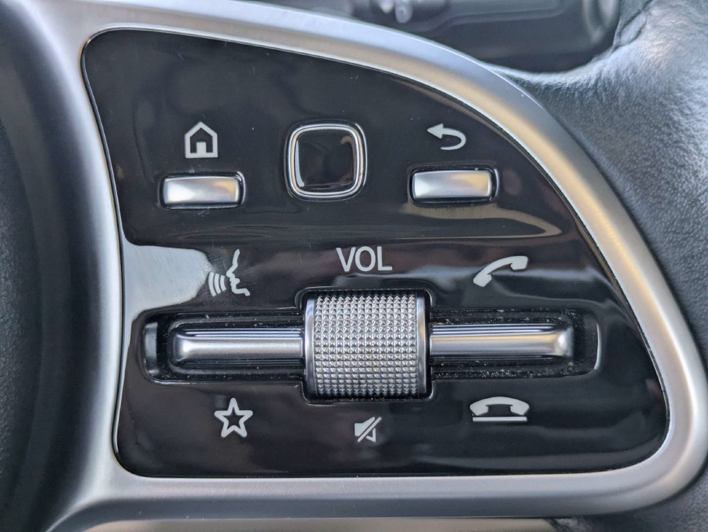 Used 2022 Mercedes-Benz GLB 250 image 30