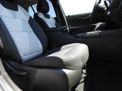 Used 2025 Chevrolet Trax LS w/ LS Convenience Package FWD image 35