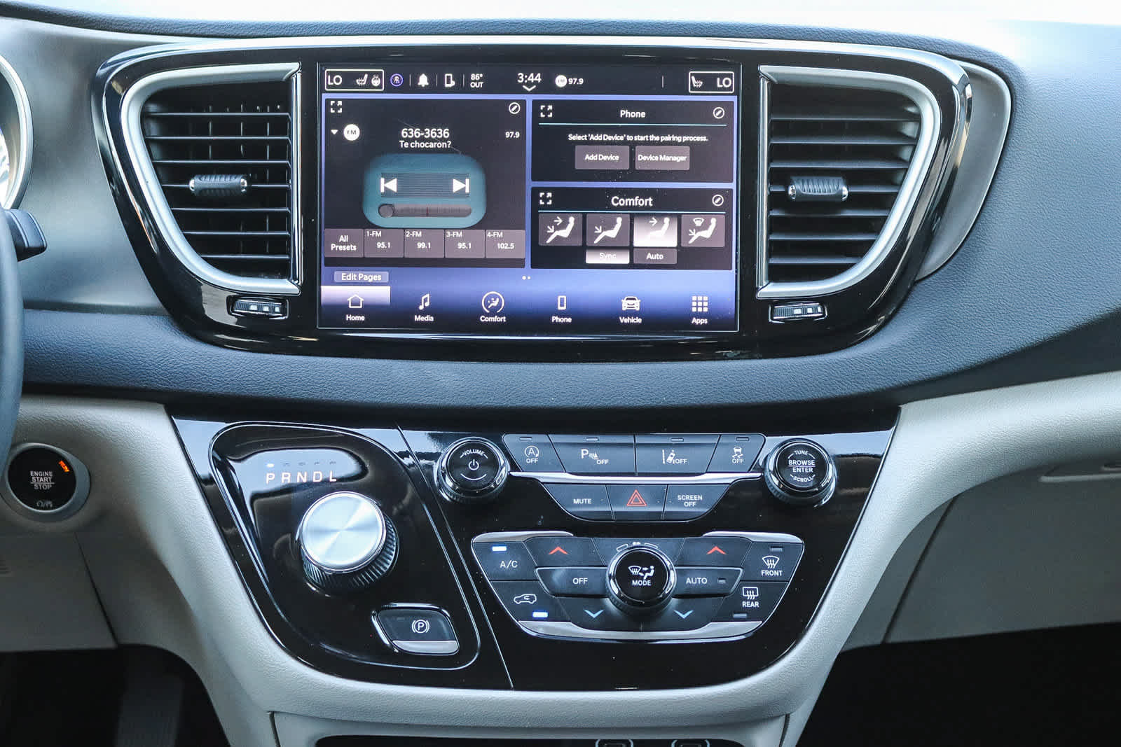 Used 2024 Chrysler Pacifica Touring-L FWD image 13