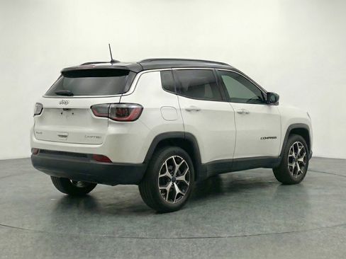 Used 2025 Jeep Compass Limited AWD/4WD image 9