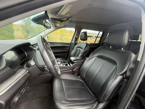 Used 2021 Jeep Grand Cherokee L Limited AWD/4WD image 9