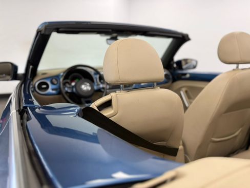 Used 2019 Volkswagen Beetle 2.0T S image 73